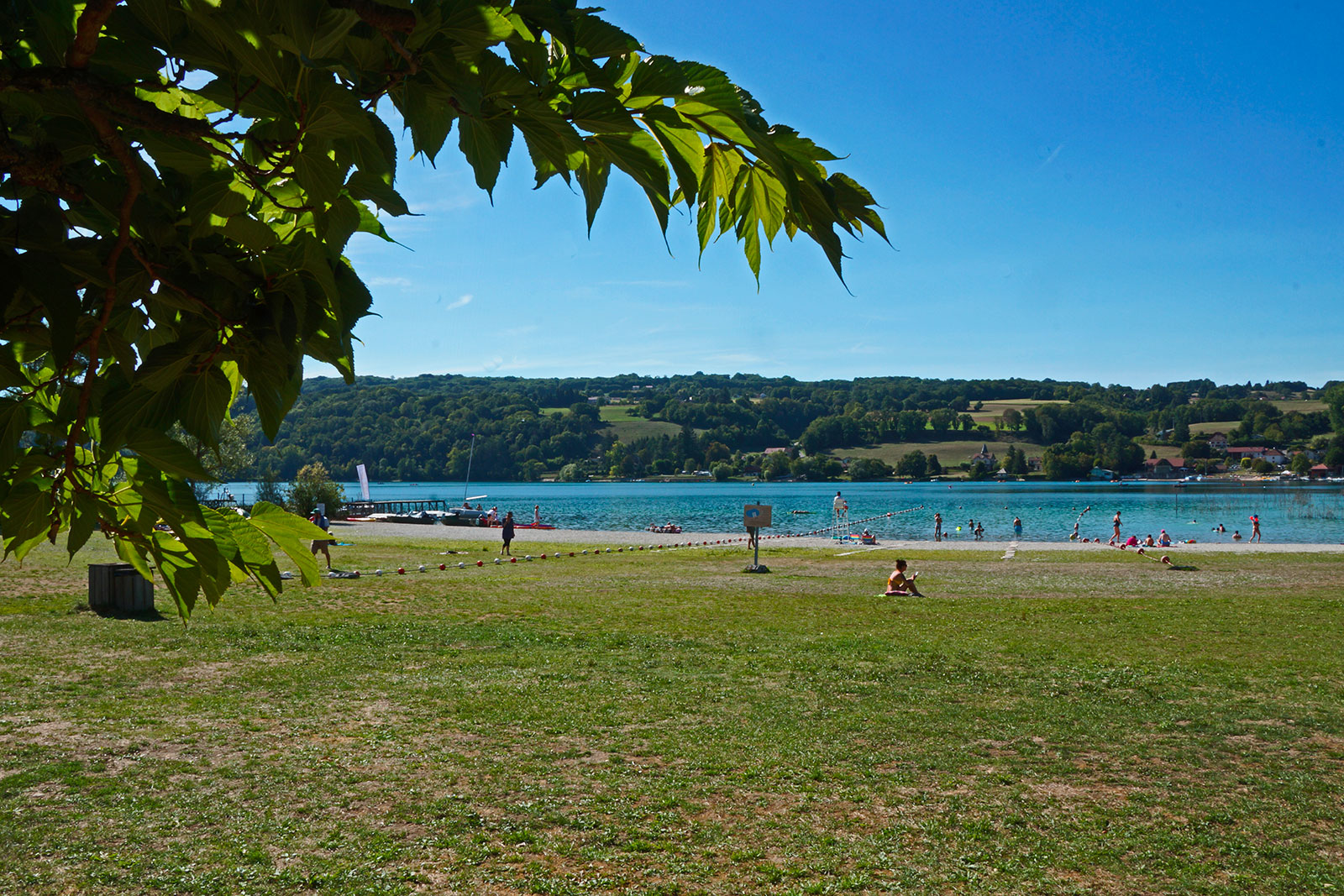 Séjour Romantique 5 Plage naturelle du Lac de Paladru à Montferrat - cadre préservé pour un week-end romantique en Isère
