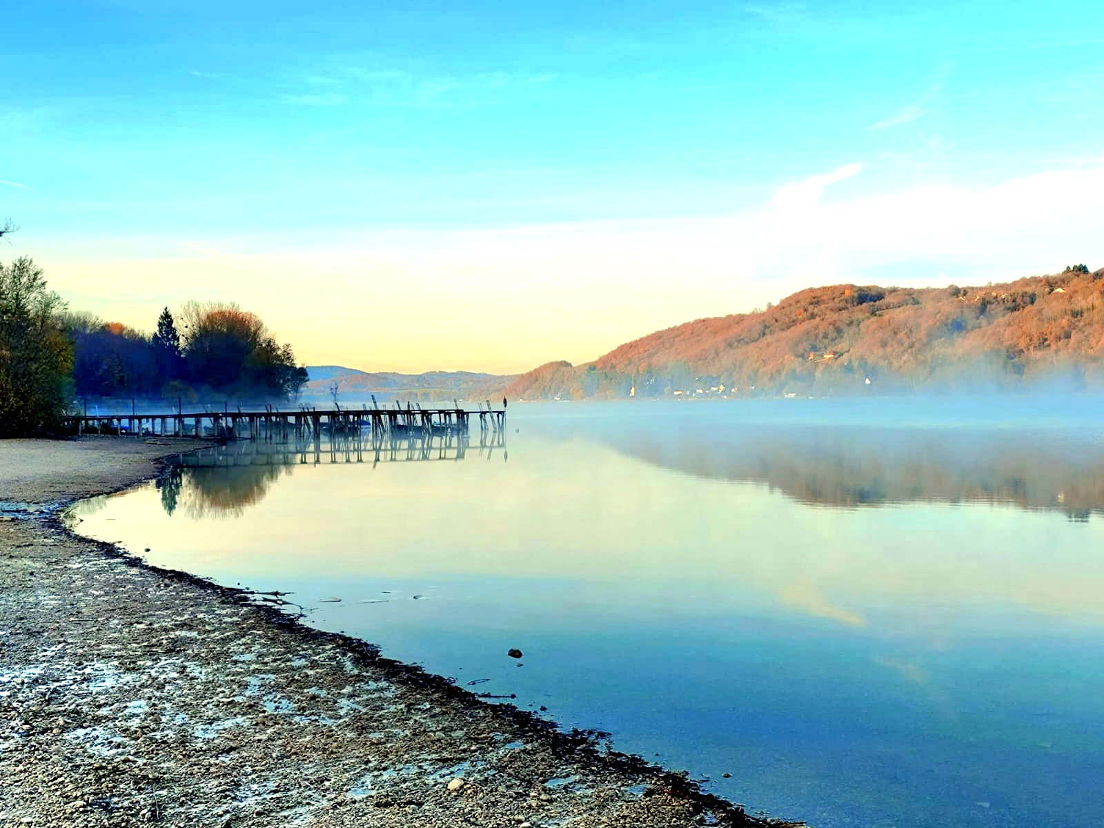 PlagedeMontferra LacdePaladru CampingDetenteetClapotis Automne