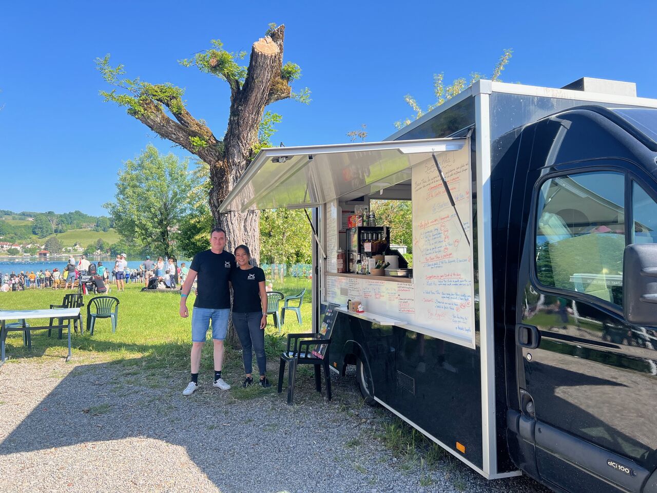 Services 11 Baan Thai, cuisine thaïlandaise au food truck du camping Détente et Clapotis, Lac de Paladru
