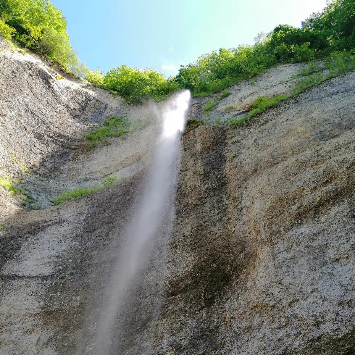 Pisserotte Waterfall in Saint-Joseph-de-Rivière, 30 minutes from Détente et Clapotis campsite