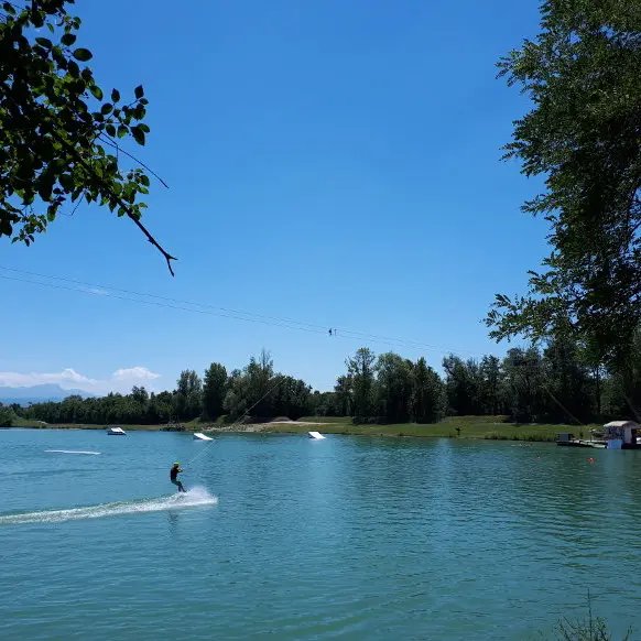 EXO 3D Wakepark in Brégnier-Cordon, 30 minutes from Détente et Clapotis campsite