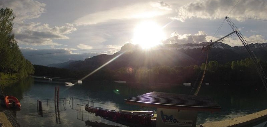 EXO 38 Wake Park at Lake Martelles in Tencin, 1h from Détente et Clapotis campsite